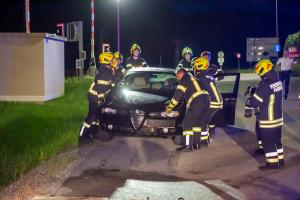 Engagierter Ersthelfer dämmt Fahrzeugbrand ein