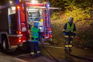 Pkw beginnt während der Fahrt zwischen Egelsee und Krems zu brennen