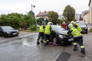 Vorrangverletzung führt zu Unfall mit zwei Fahrzeugen