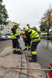 Vorrangverletzung führt zu Unfall mit zwei Fahrzeugen