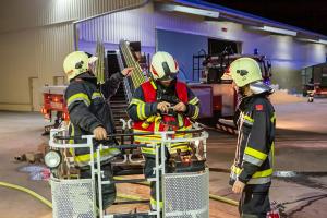 Silobrand in einem landwirtschaftlichen Betrieb in Grafenwörth