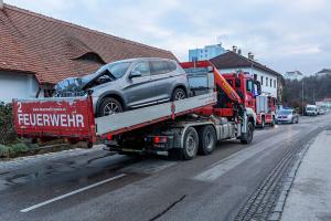 Gasaustritt nach Verkehrsunfall in der Kremstalstraße