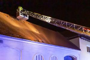 Sturm über Krems - Dachziegel landen auf der Straße