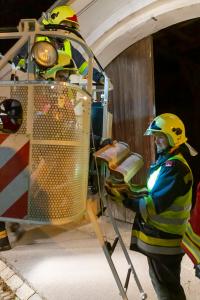 Sturm über Krems - Dachziegel landen auf der Straße