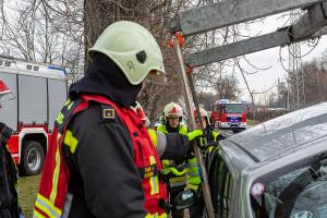 Verkehrsunfall in der Bertschingerstraße - Zwei Personen vom Rettungsdienst versorgt