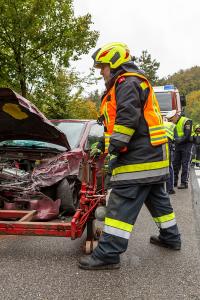 Zwei Fahrzeuge kollidieren auf der B37 im Lengenfelderamt