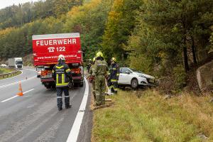 Zwei Fahrzeuge kollidieren auf der B37 im Lengenfelderamt