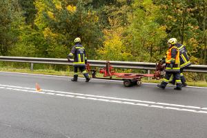 Zwei Fahrzeuge kollidieren auf der B37 im Lengenfelderamt