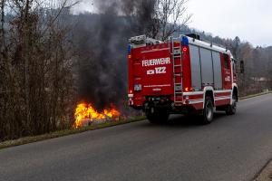 Pkw-Brand nach Unfall auf der L44