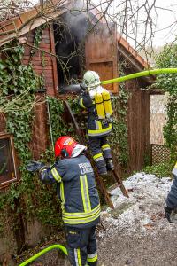 Mehrere Feuerwehren bei Dachstuhlbrand in Reith im Einsatz