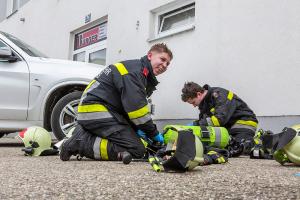 Brand einer Maschine in einer Lagerhalle