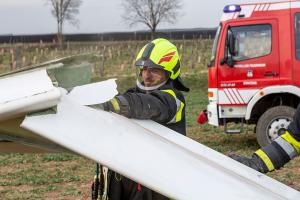 Segelflugzeug bei einer Außenlandung verunglückt