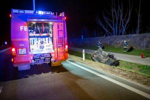 Fahrzeugüberschlag auf der B37 - Fahrzeuglenkerin unverletzt