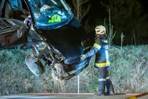 Fahrzeugüberschlag auf der B37 - Fahrzeuglenkerin unverletzt