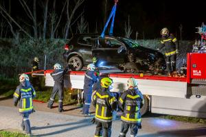 Fahrzeugüberschlag auf der B37 - Fahrzeuglenkerin unverletzt