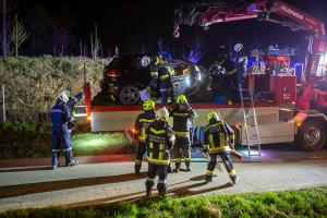 Fahrzeugüberschlag auf der B37 - Fahrzeuglenkerin unverletzt