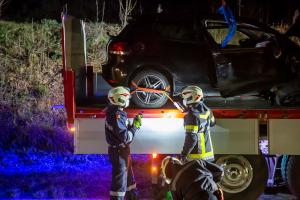 Fahrzeugüberschlag auf der B37 - Fahrzeuglenkerin unverletzt