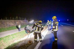 Fahrzeugüberschlag auf der B37 - Fahrzeuglenkerin unverletzt