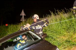 Pkw landet nach Ausritt im Straßengraben