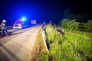 Pkw landet nach Ausritt im Straßengraben