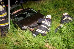 Pkw landet nach Ausritt im Straßengraben