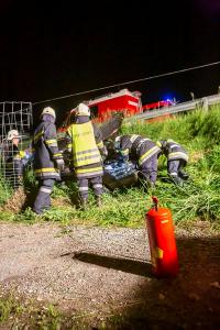 Pkw landet nach Ausritt im Straßengraben