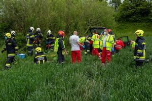 Zweifache Menschenrettung auf der B37 - Drei Feuerwehren im Einsatz