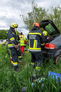 Zweifache Menschenrettung auf der B37 - Drei Feuerwehren im Einsatz