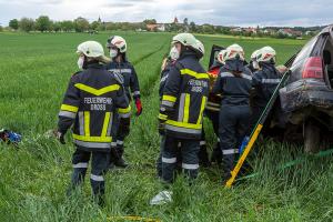 Zweifache Menschenrettung auf der B37 - Drei Feuerwehren im Einsatz