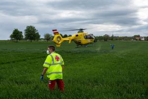 Zweifache Menschenrettung auf der B37 - Drei Feuerwehren im Einsatz