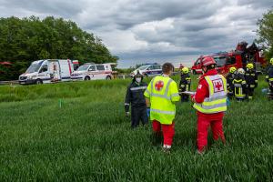 Zweifache Menschenrettung auf der B37 - Drei Feuerwehren im Einsatz