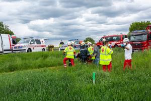 Zweifache Menschenrettung auf der B37 - Drei Feuerwehren im Einsatz