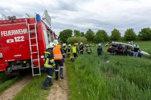 Zweifache Menschenrettung auf der B37 - Drei Feuerwehren im Einsatz