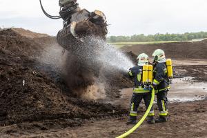 Langwieriger Einsatz beim Brand eines Komposthaufens