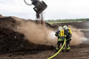 Langwieriger Einsatz beim Brand eines Komposthaufens