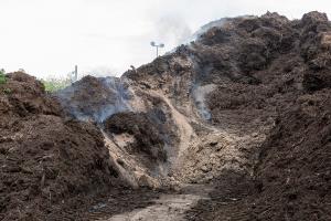 Langwieriger Einsatz beim Brand eines Komposthaufens