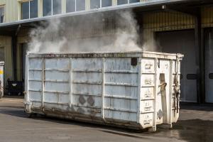 Container in einem Kremser Gewerbebetrieb in Brand geraten