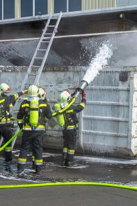 Container in einem Kremser Gewerbebetrieb in Brand geraten