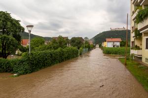 Schweres Unwetter über Göttweig - Mehrere KHD-Züge im Einsatz