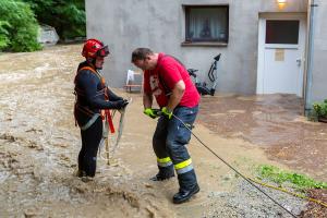 Schweres Unwetter über Göttweig - Mehrere KHD-Züge im Einsatz