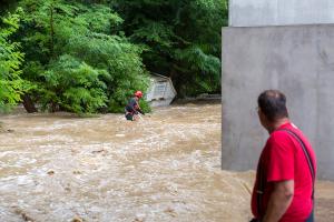 Schweres Unwetter über Göttweig - Mehrere KHD-Züge im Einsatz