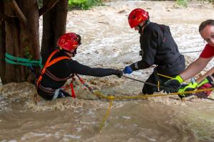 Schweres Unwetter über Göttweig - Mehrere KHD-Züge im Einsatz