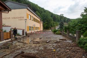 Schweres Unwetter über Göttweig - Mehrere KHD-Züge im Einsatz