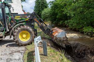 Aufräumarbeiten nach schwerem Unwetter über Göttweig