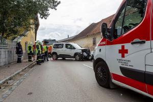 Zwei Verletzte nach Unfall auf der L43 in Walkersdorf