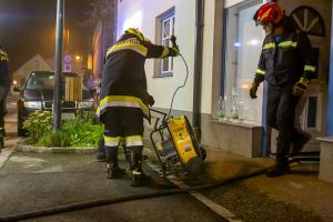 Hocher Sachschaden bei Zimmerbrand in Senftenberg