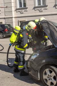 Rauchentwicklung bei Pkw nach Motorschaden