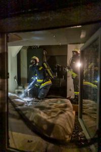 Schwieriger Einsatz von acht Feuerwehren bei Dachstuhlbrand in Weißenkirchen