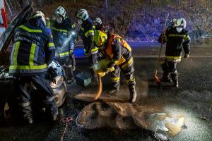 Fahrzeugüberschlag auf der B37 - Lenker verletzt