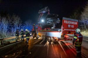 Fahrzeugüberschlag auf der B37 - Lenker verletzt